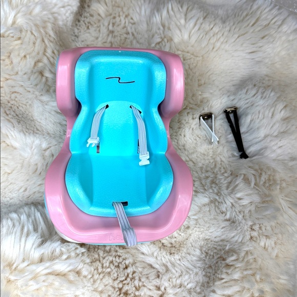 CAR SEAT FOR LABUBU - Picture 2 of 4